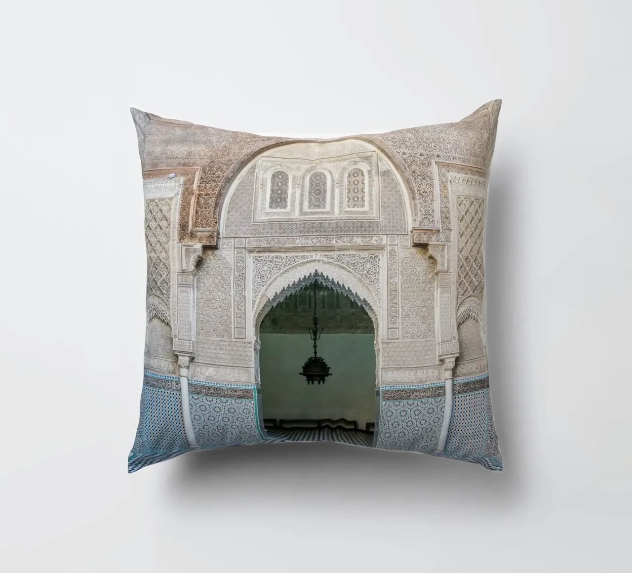 Madrasa in Morocco cuscino da photolovers