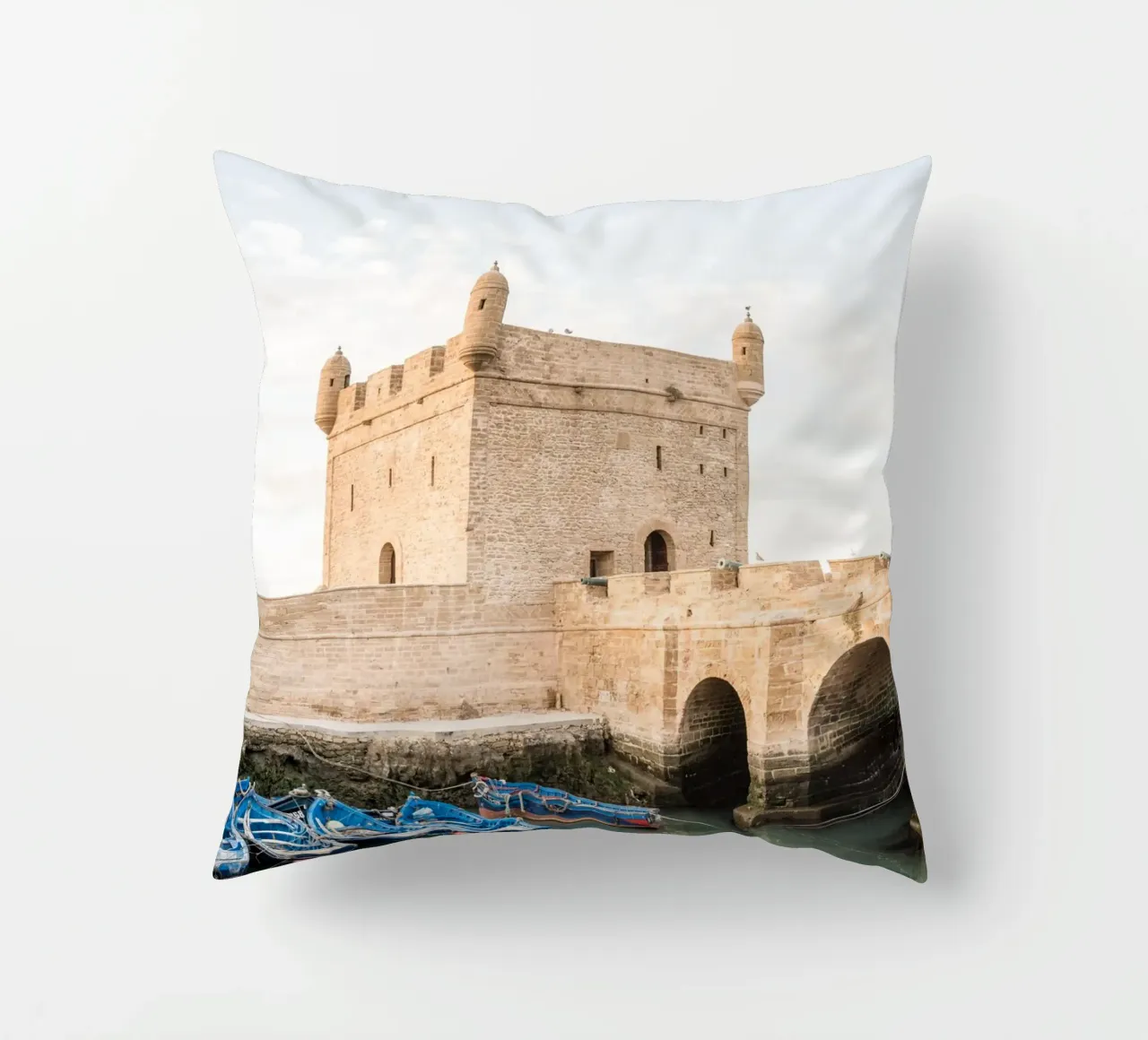 Harbor in Essaouira cuscino da photolovers