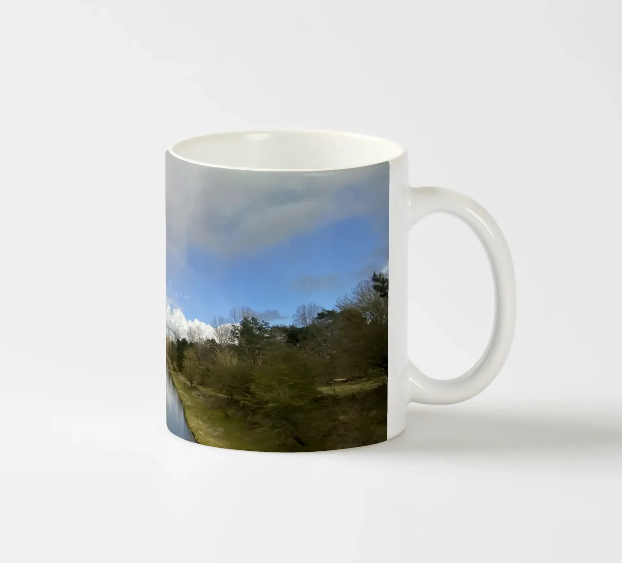 Arcobaleno sull'acqua tazza in ceramica da RealLifeMoments