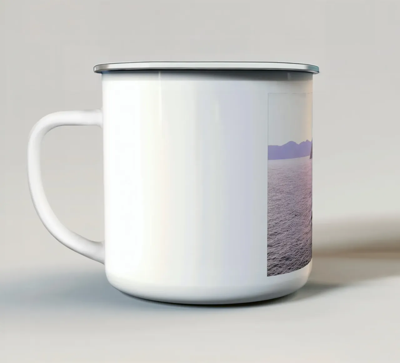 Echoes of the Coast: Cinque Terre's Azure Embrace tazza in smalto da zenitt