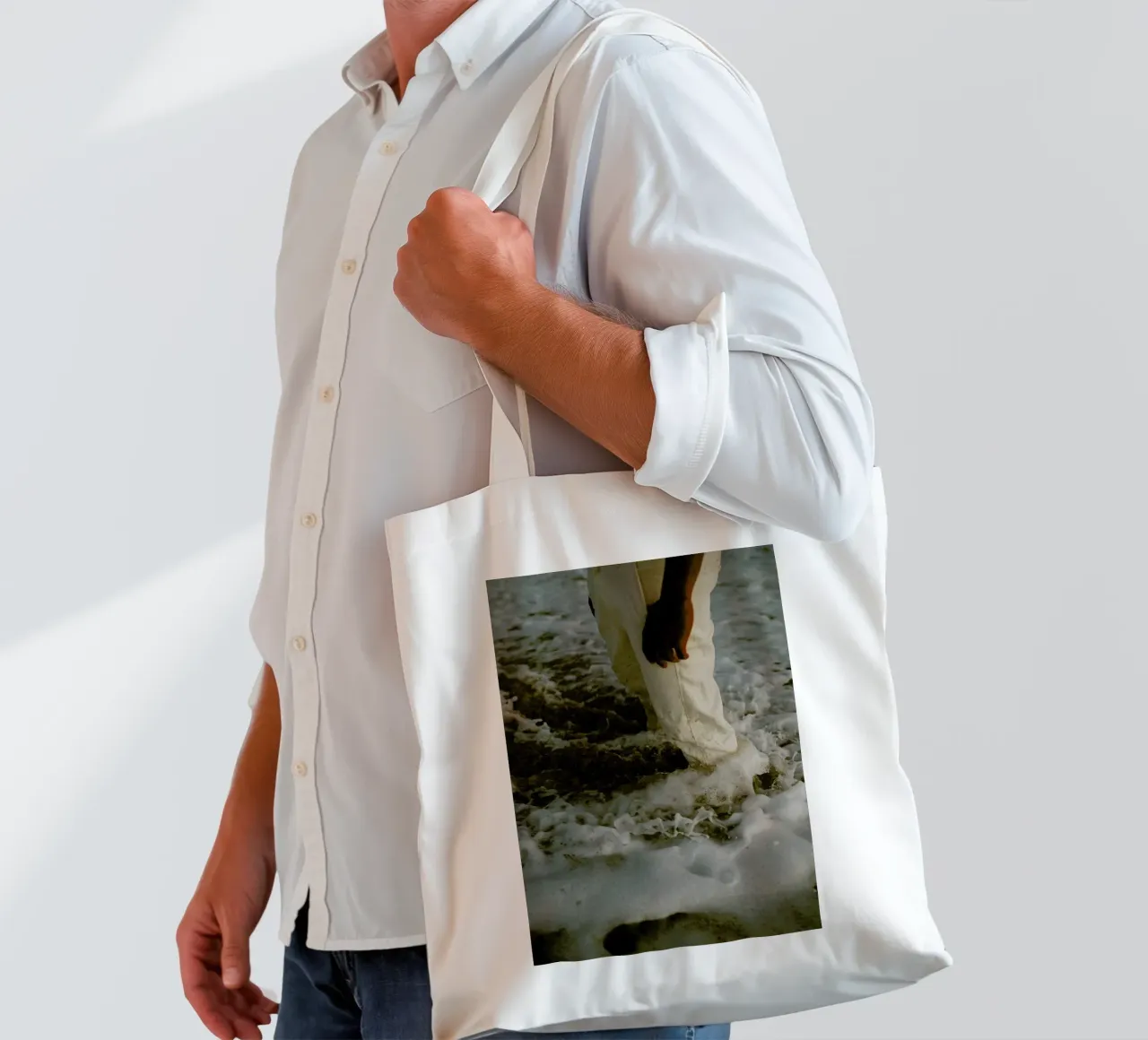 White Foam tote bag de Chris Abatzis