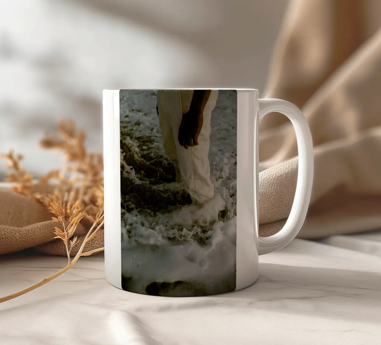 White Foam tazza in ceramica da Chris Abatzis