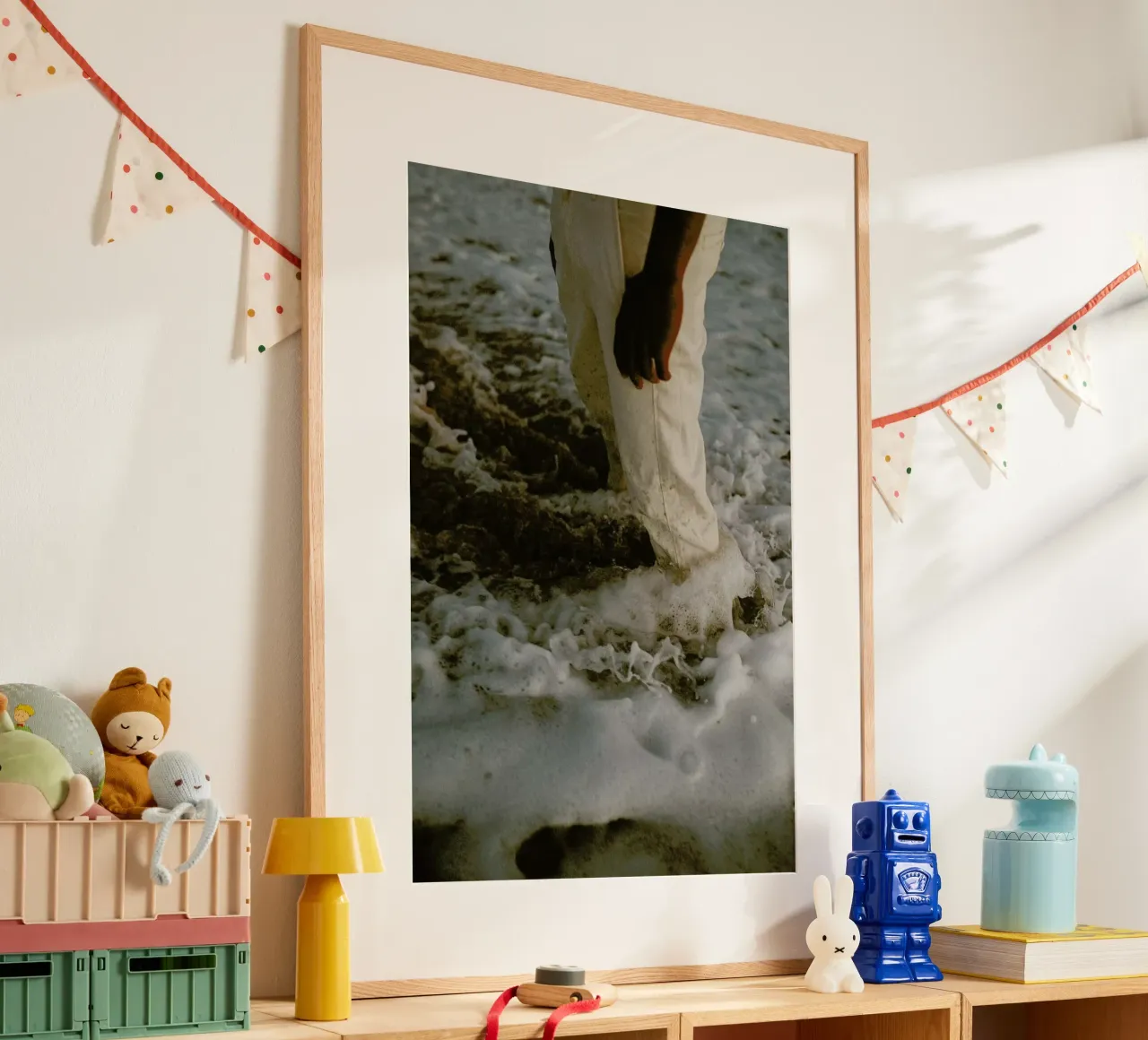 White Foam poster con telaio in plastica da Chris Abatzis
