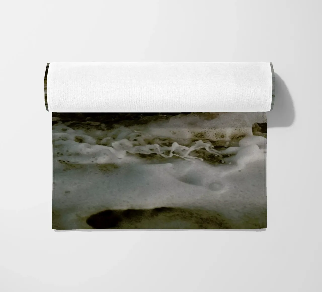 White Foam telo mare da Chris Abatzis
