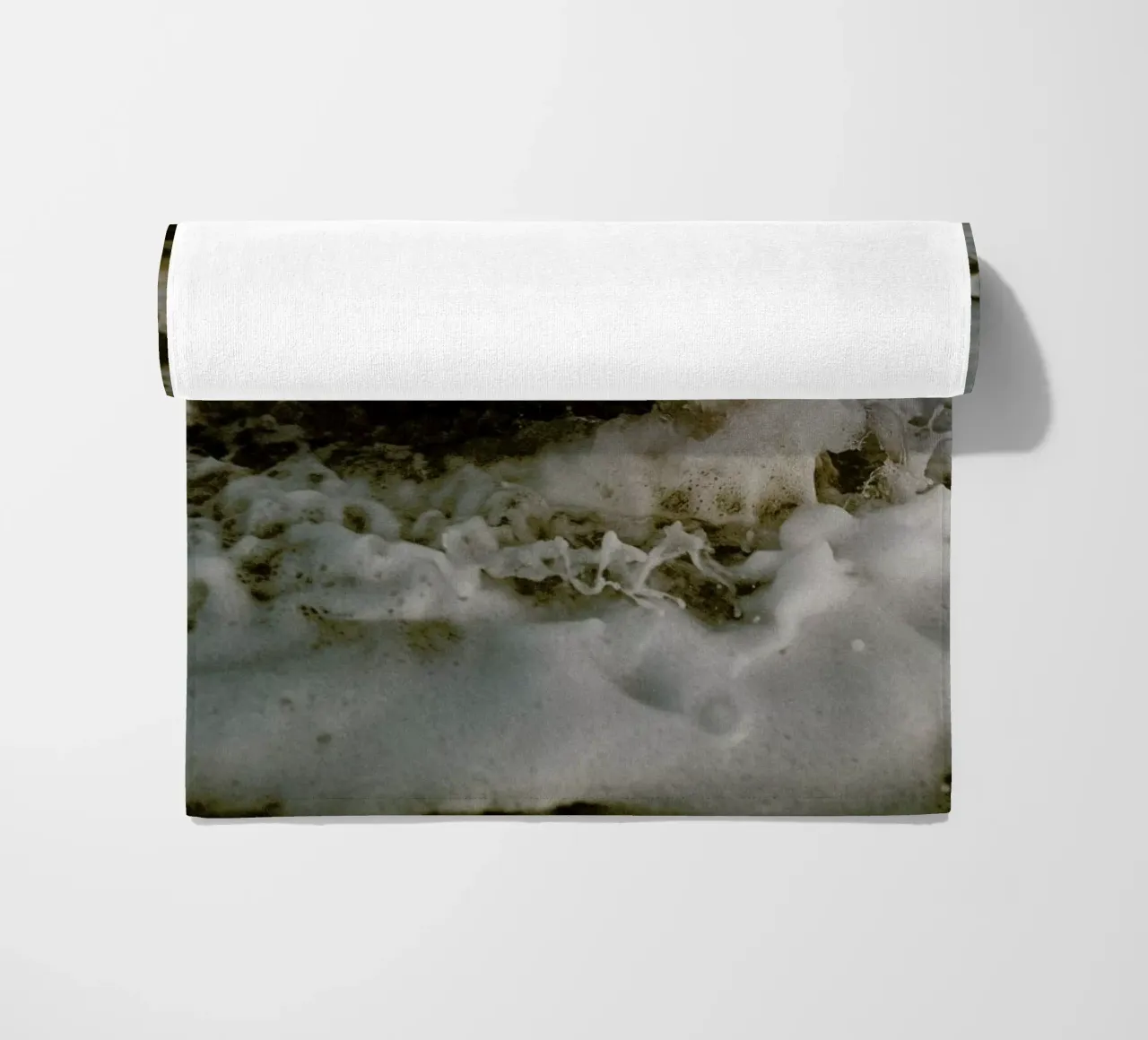 White Foam telo mare da Chris Abatzis