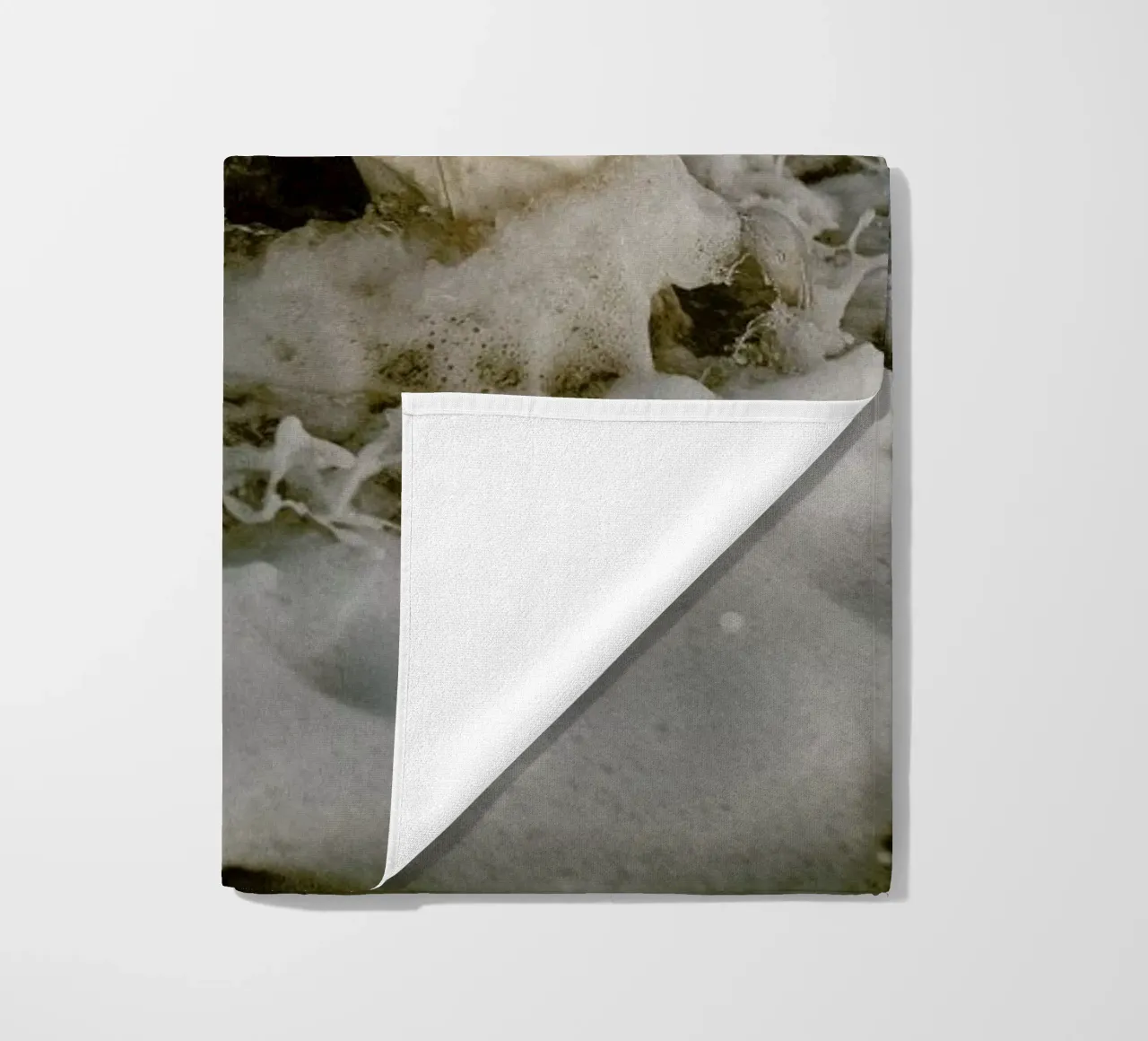 White Foam telo mare da Chris Abatzis