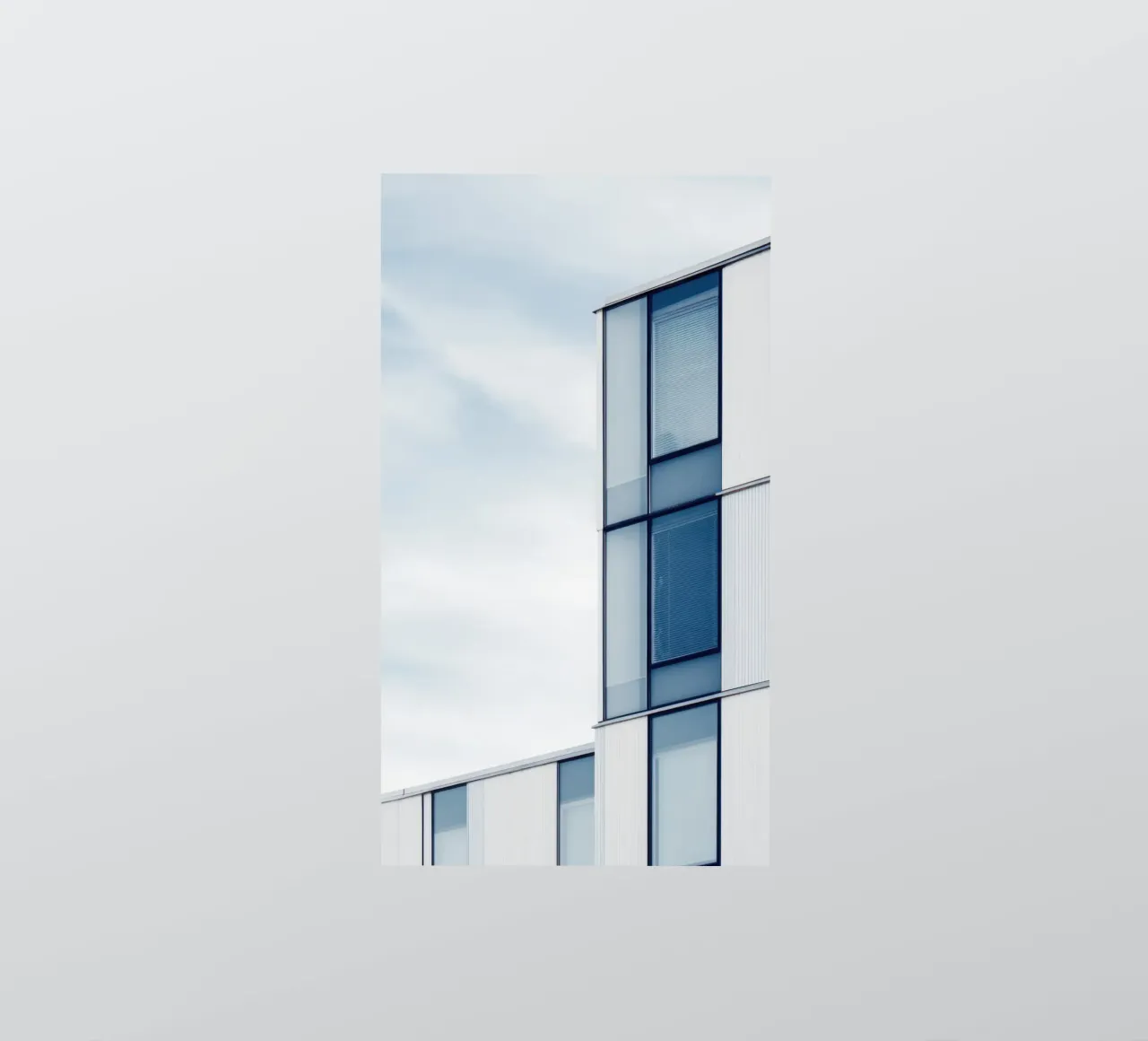 Helsinki Modulée - Mildes Licht auf nordische Modernität Sticker von Minimalistic