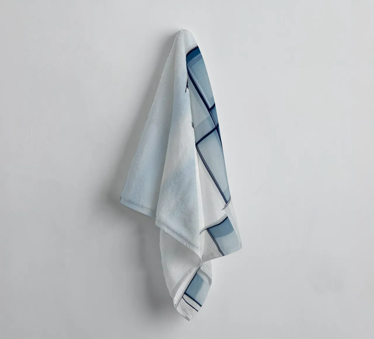 Helsinki Modulée - Luce soffusa sulla modernità nordica asciugamano da bagno da Affiches Minimalistes
