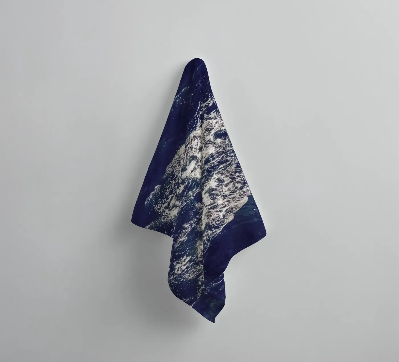 Whale towel by ROBERTO H