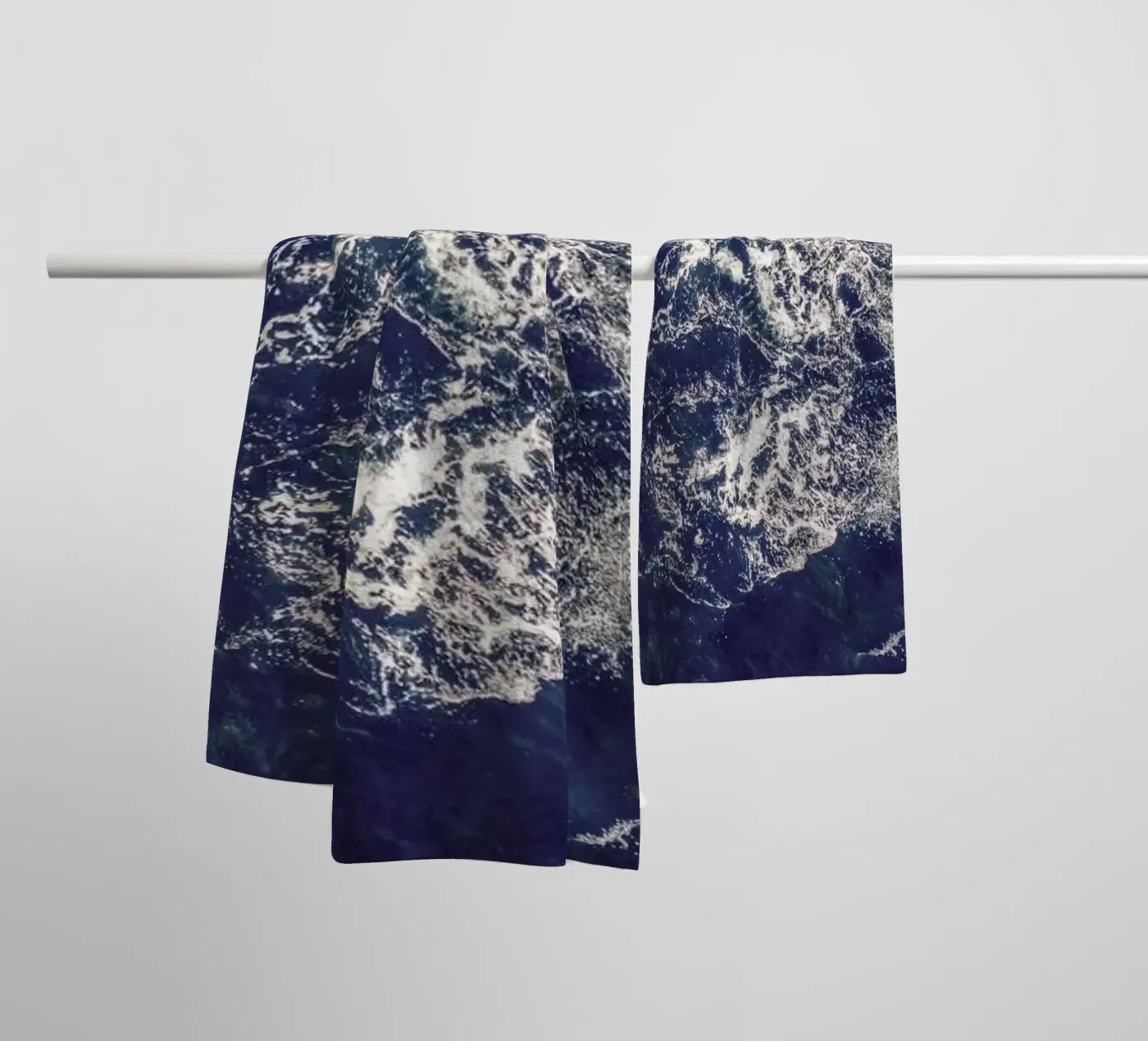 Whale towel by ROBERTO H