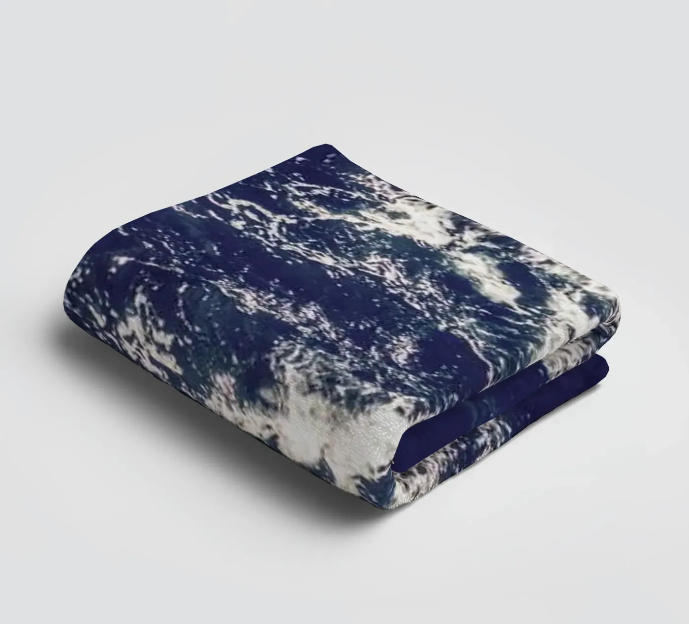 Whale towel by ROBERTO H