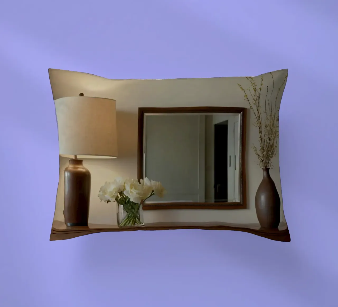 Interni eleganti con lampada e fiori freschi cuscino da DesignDoodle