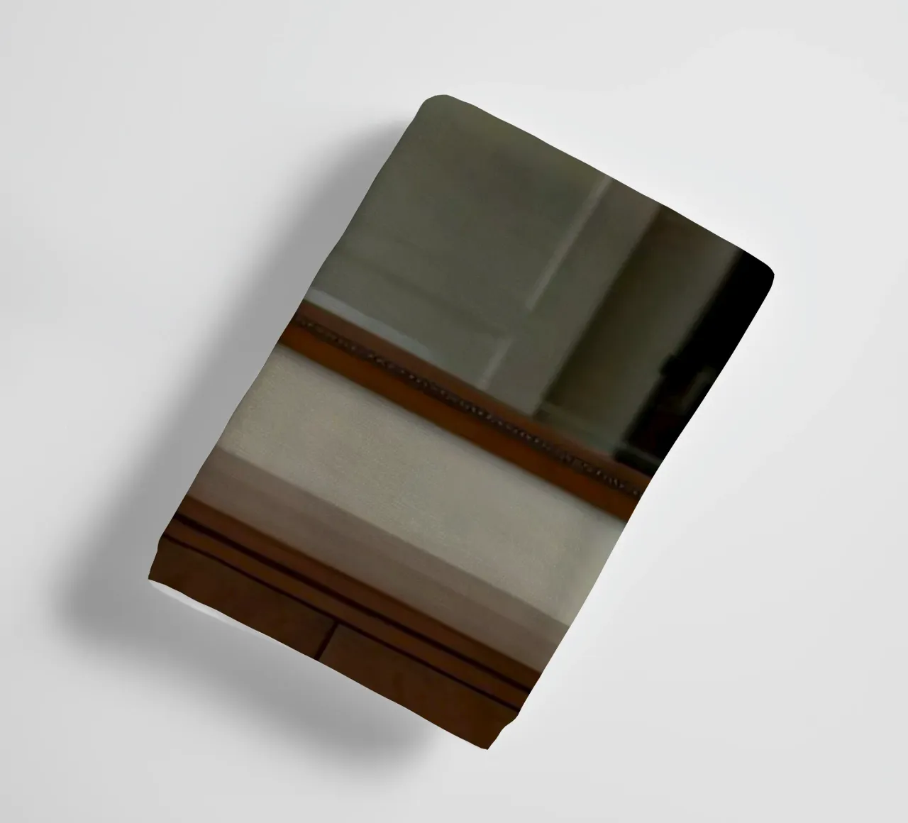 Interni eleganti con lampada e fiori freschi asciugamano da bagno da DesignDoodle