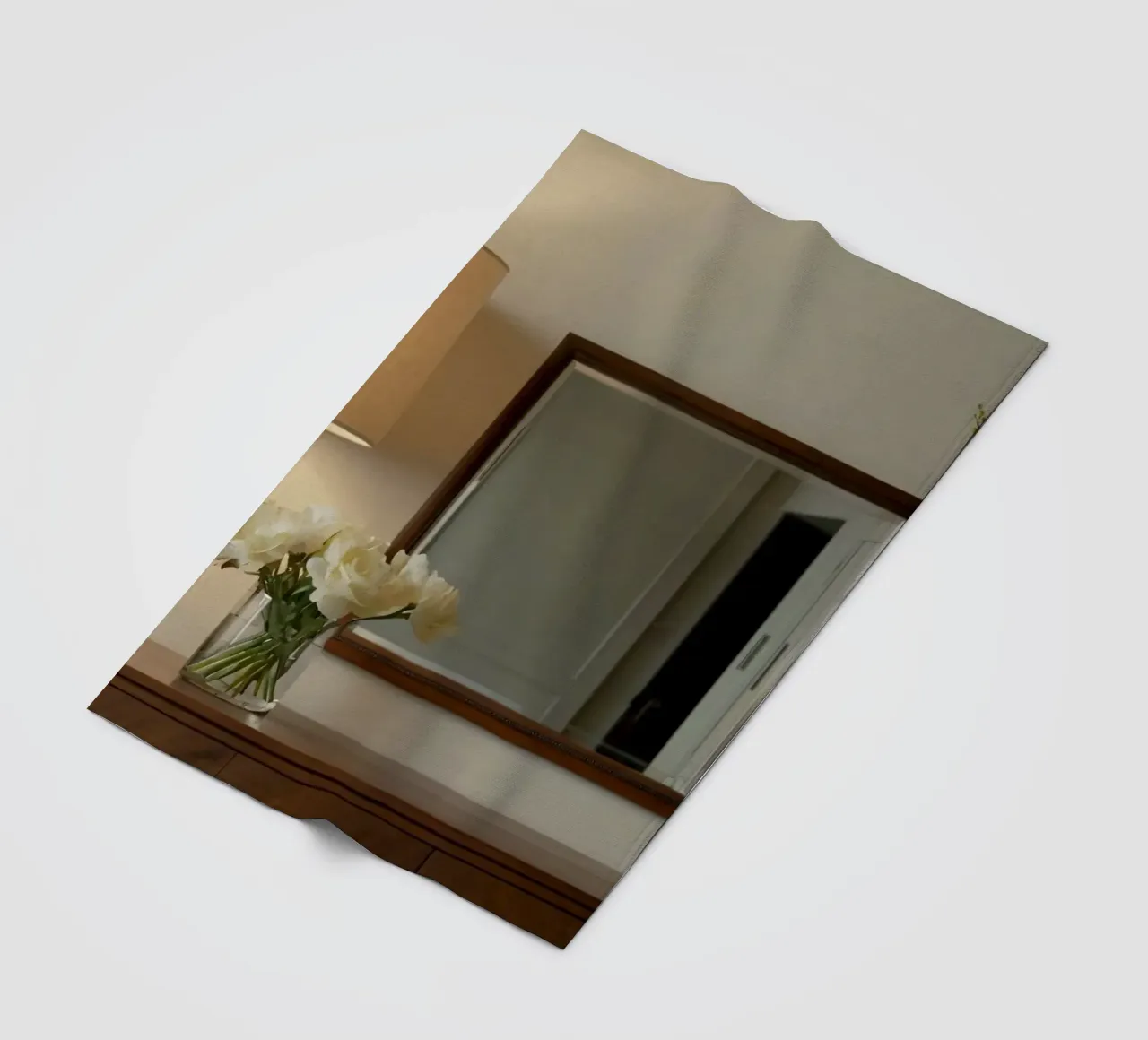 Interni eleganti con lampada e fiori freschi coperta in pile da DesignDoodle