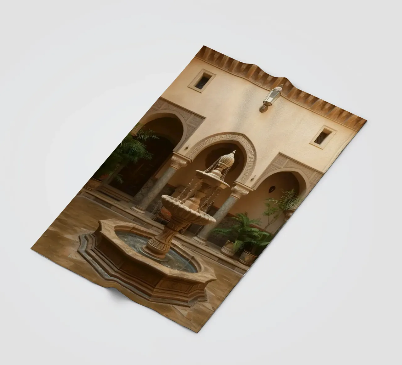 Splendido cortile con fontana centrale e verde coperta in pile da DesignDoodle