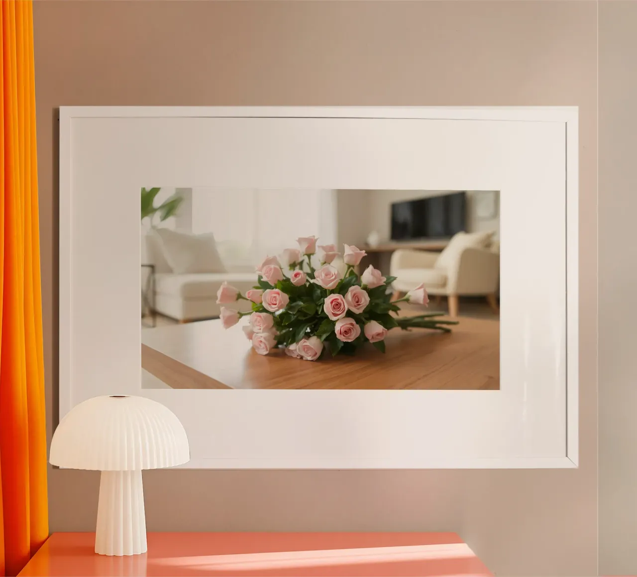 Bellissimo bouquet di rose rosa appoggiato su un tavolo di legno poster con telaio in legno da DesignDoodle