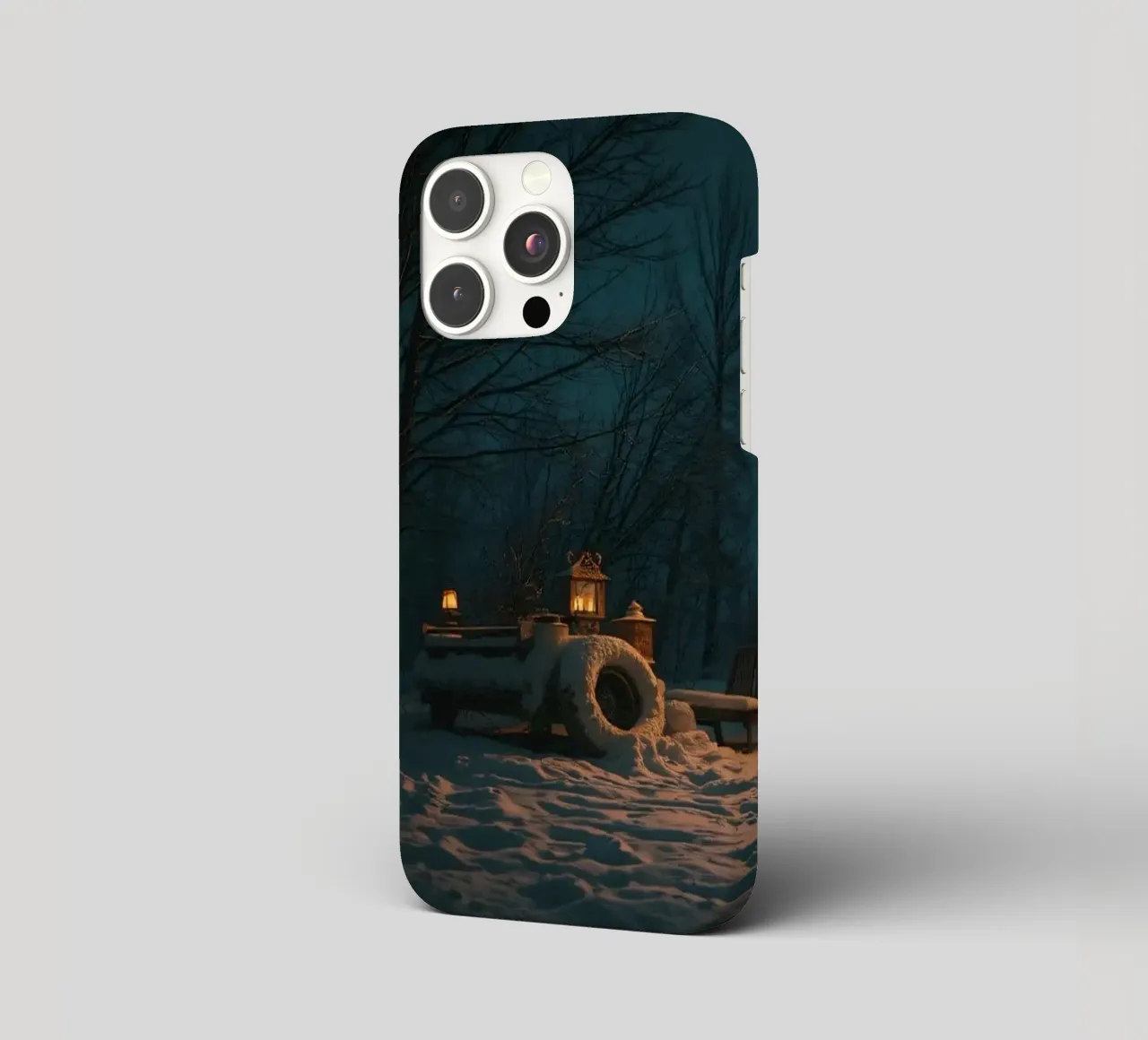 Accogliente notte d'inverno in un camper nei boschi innevati, con un caldo cover iphone da DesignDoodle