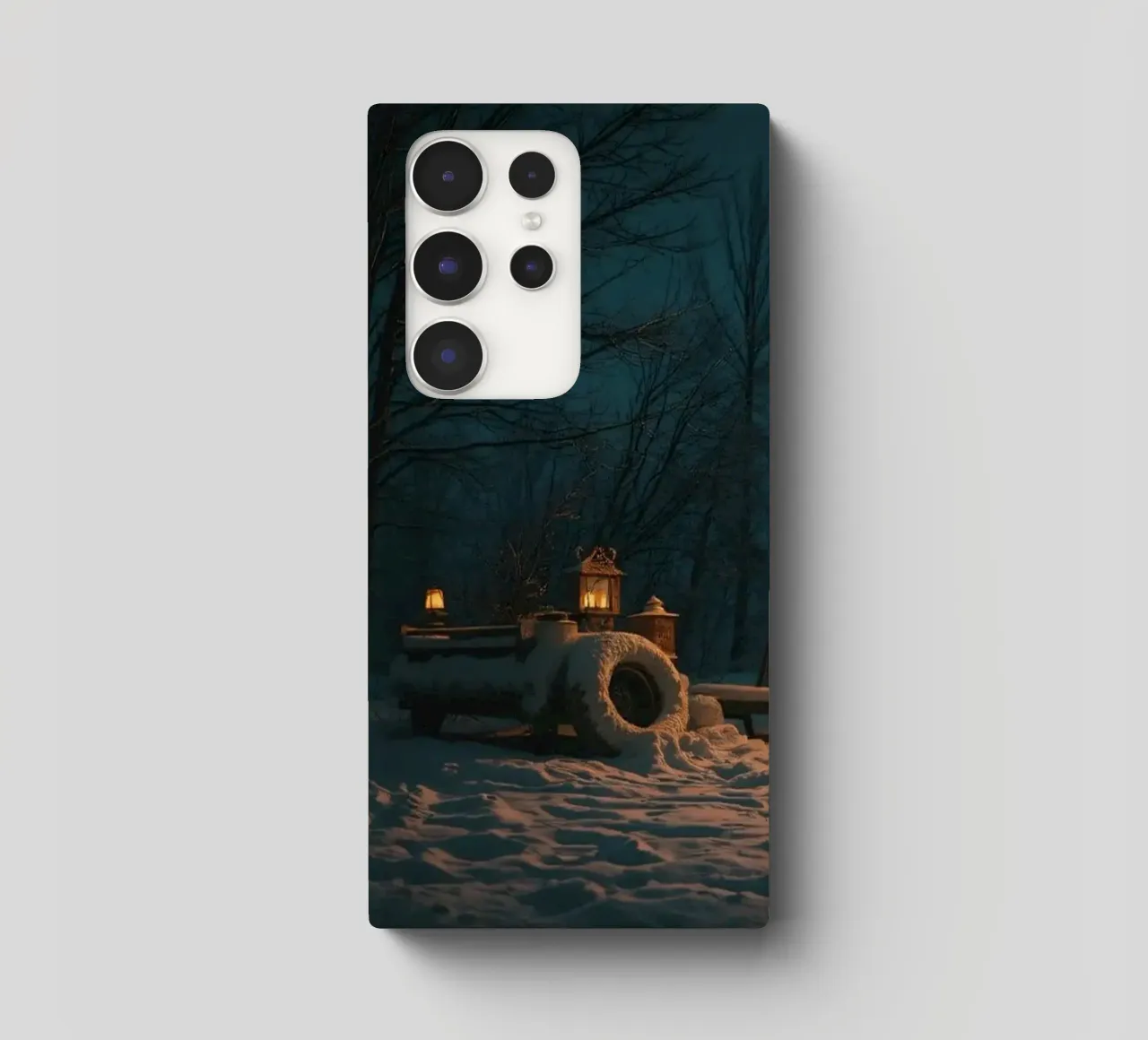 Accogliente notte d'inverno in un camper nei boschi innevati, con un caldo cover samsung da DesignDoodle