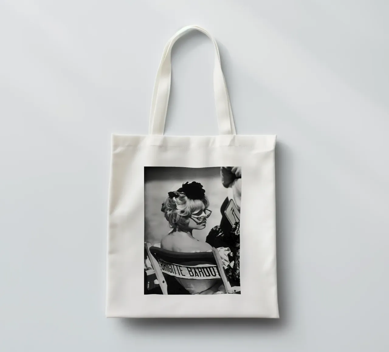 Brigitte Bardot sul set borsa in juta da hite Shop