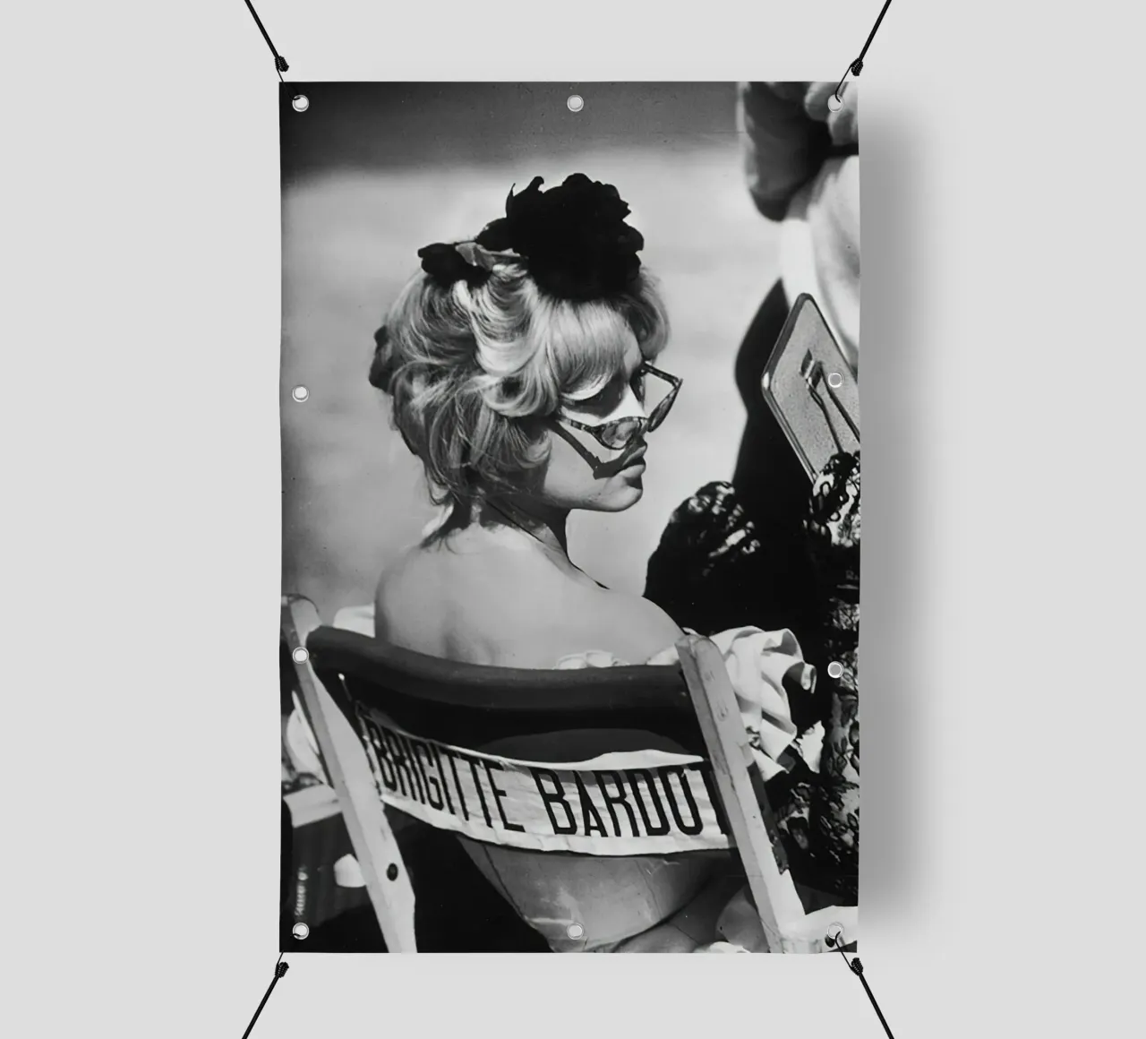 Brigitte Bardot sul set telo in pvc da hite Shop