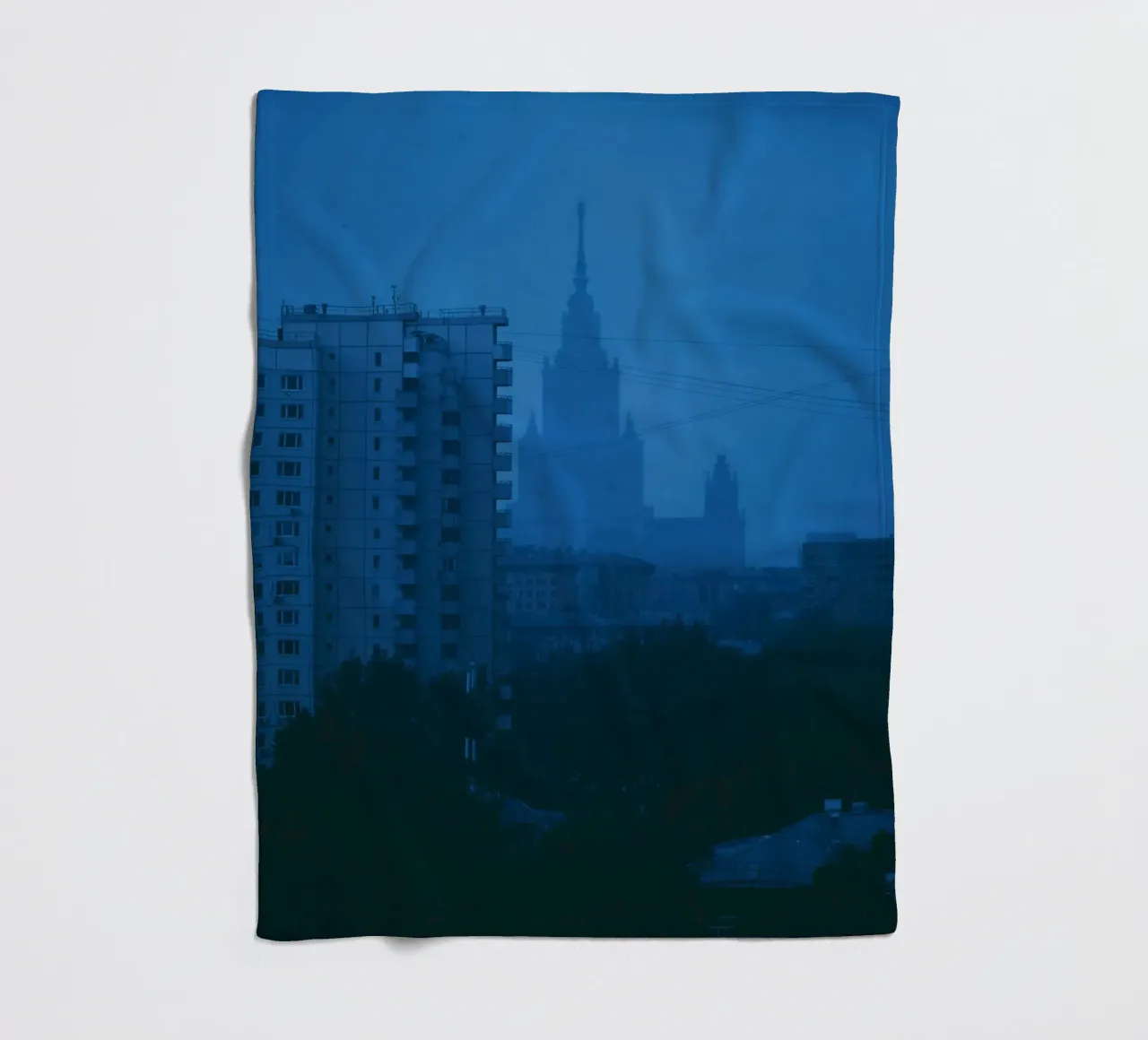 building rise fleece blanket by Bleu