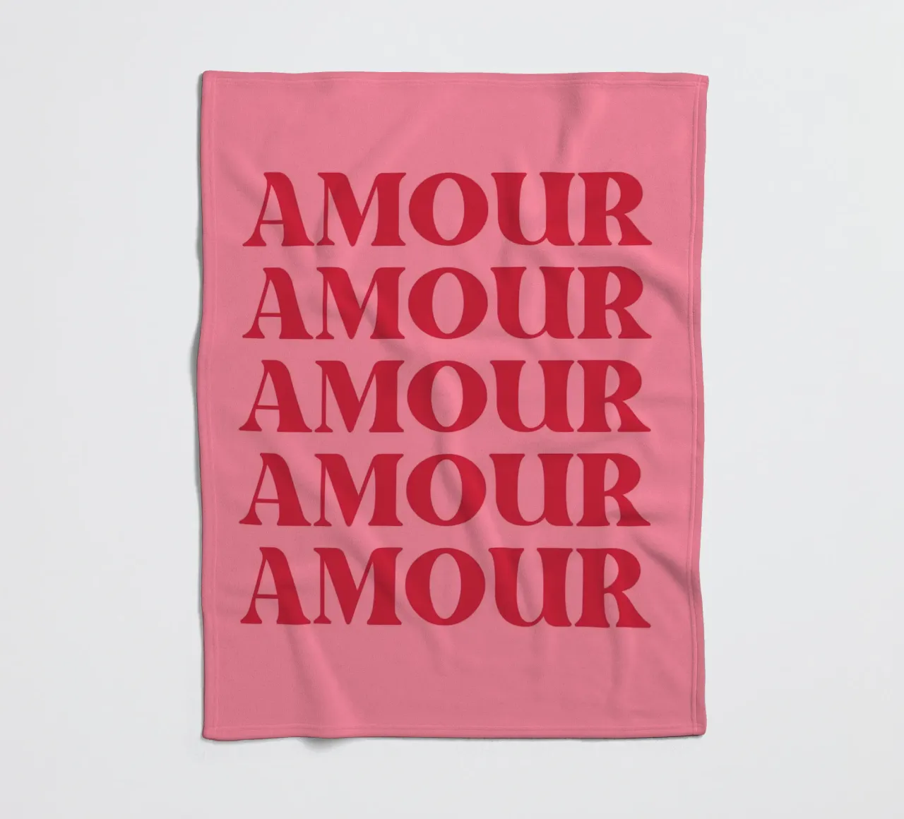 Tipografia d'amore ripetuta "Amour" in rosso e rosa coperta in pile da pdigitalprints