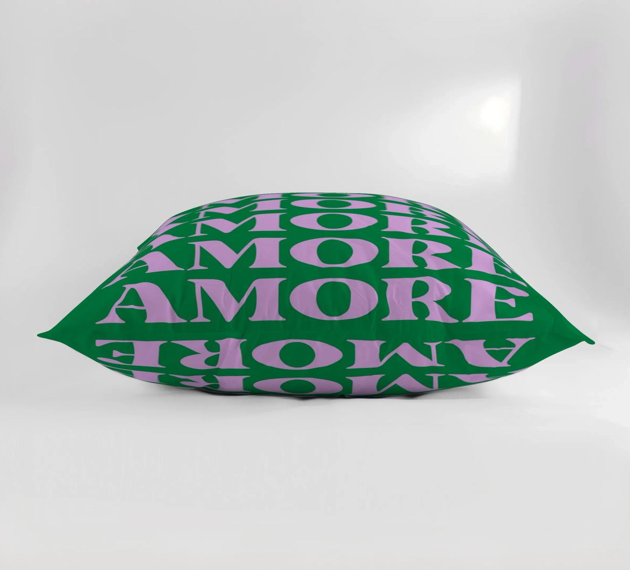 "AMORE Arte tipografica ripetuta in rosa e verde cuscino da pdigitalprints