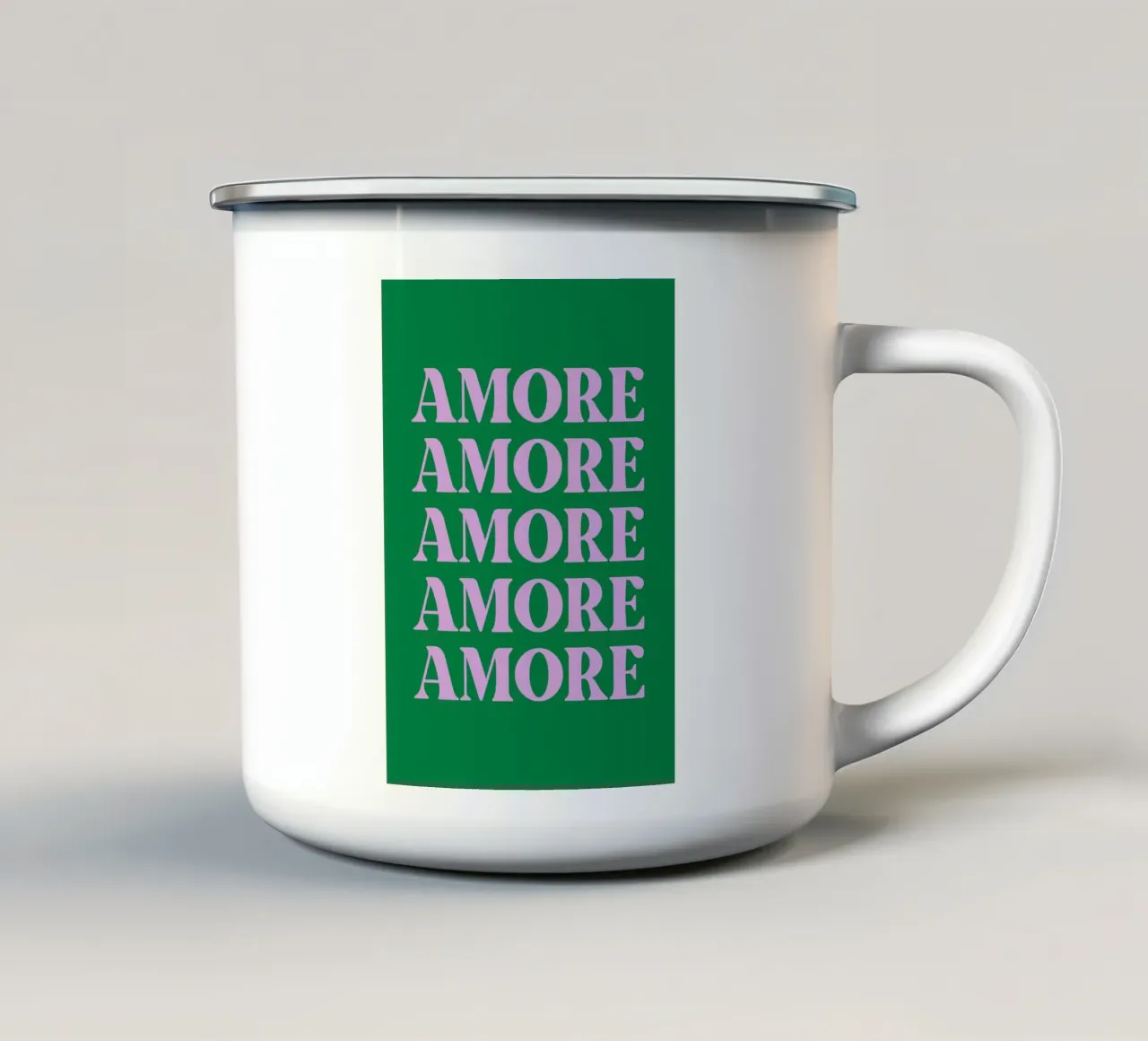 "AMORE Herhaalde typografie in roze en groen emaille mok van pdigitalprints