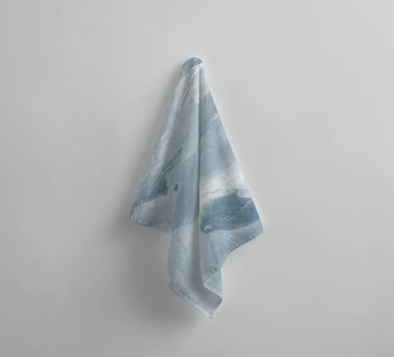 Pennellate di blu 6 asciugamano da bagno da NouveauPrints