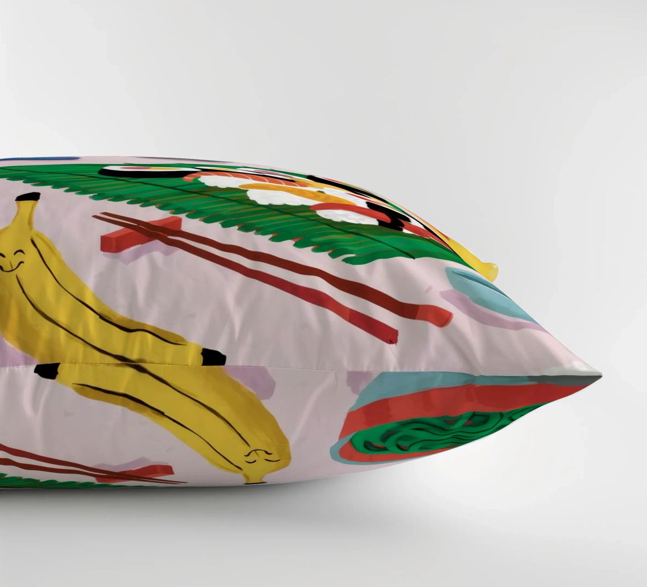 Vue sur les sushis Tranquille coussin de Aurora Muse