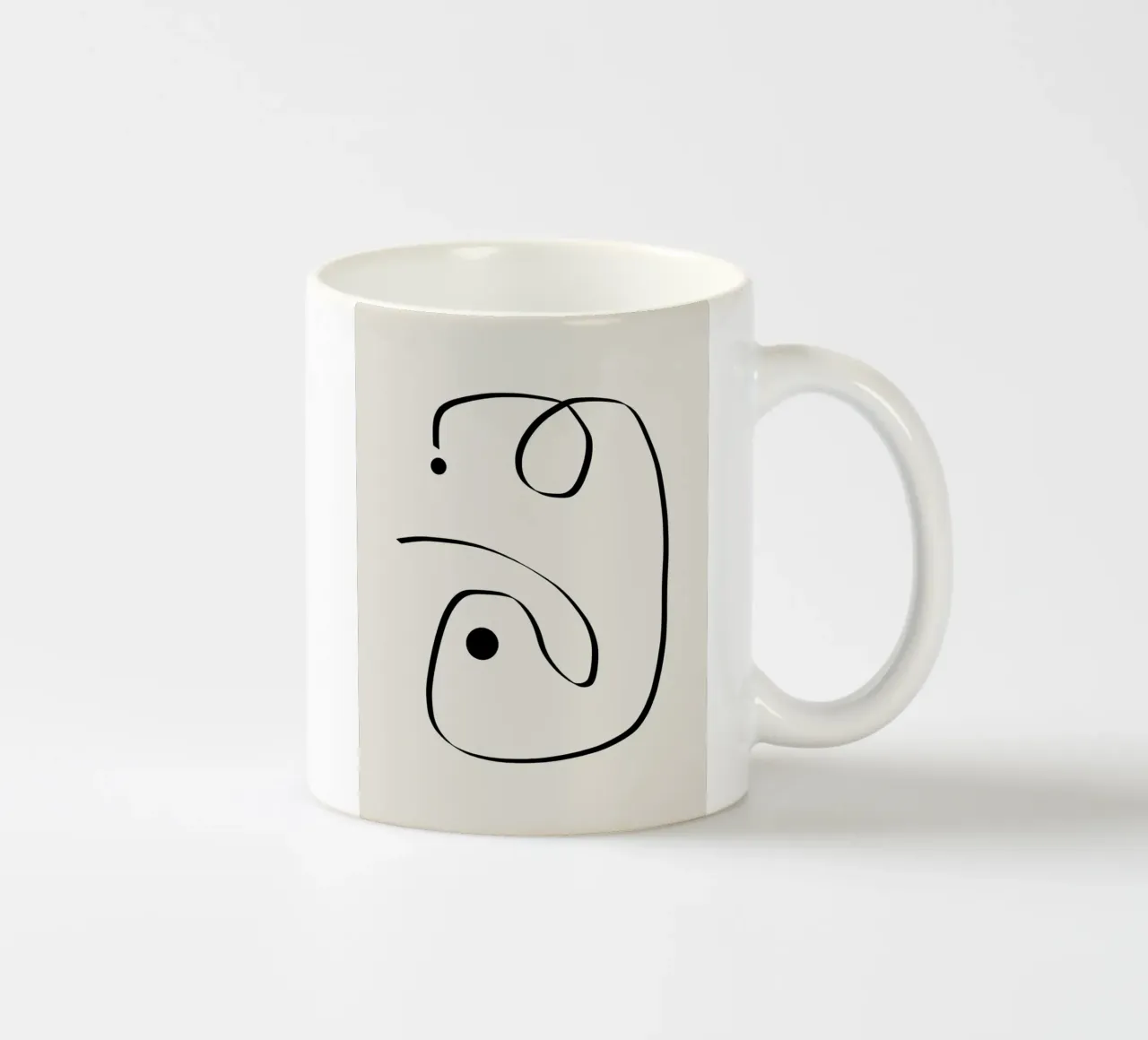 Figure with lines in beige I Keramik Tasse von Imaginative
