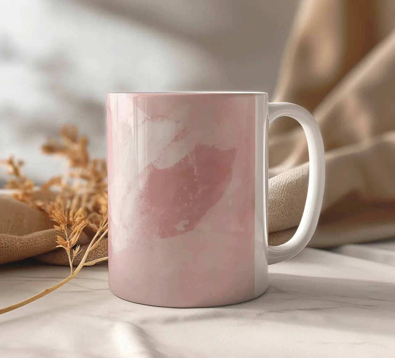 Pennellate di rosa 6 tazza in ceramica da NouveauPrints