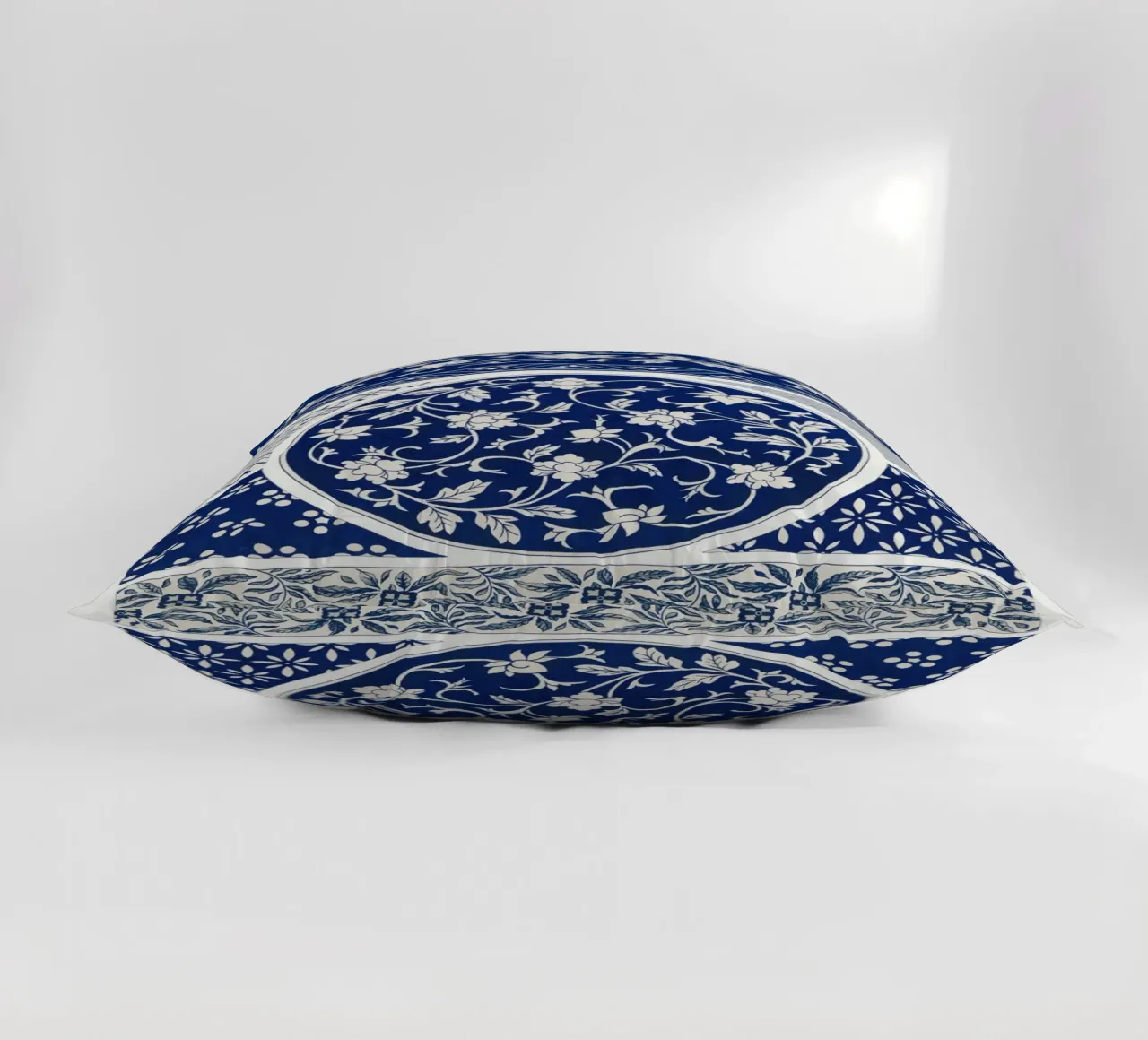 Blue flower pattern cuscino da vintageshop