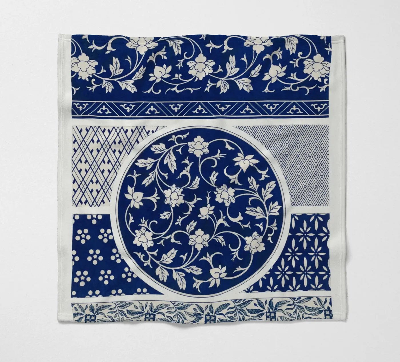 Blue flower pattern Fleecedecke von vintageshop