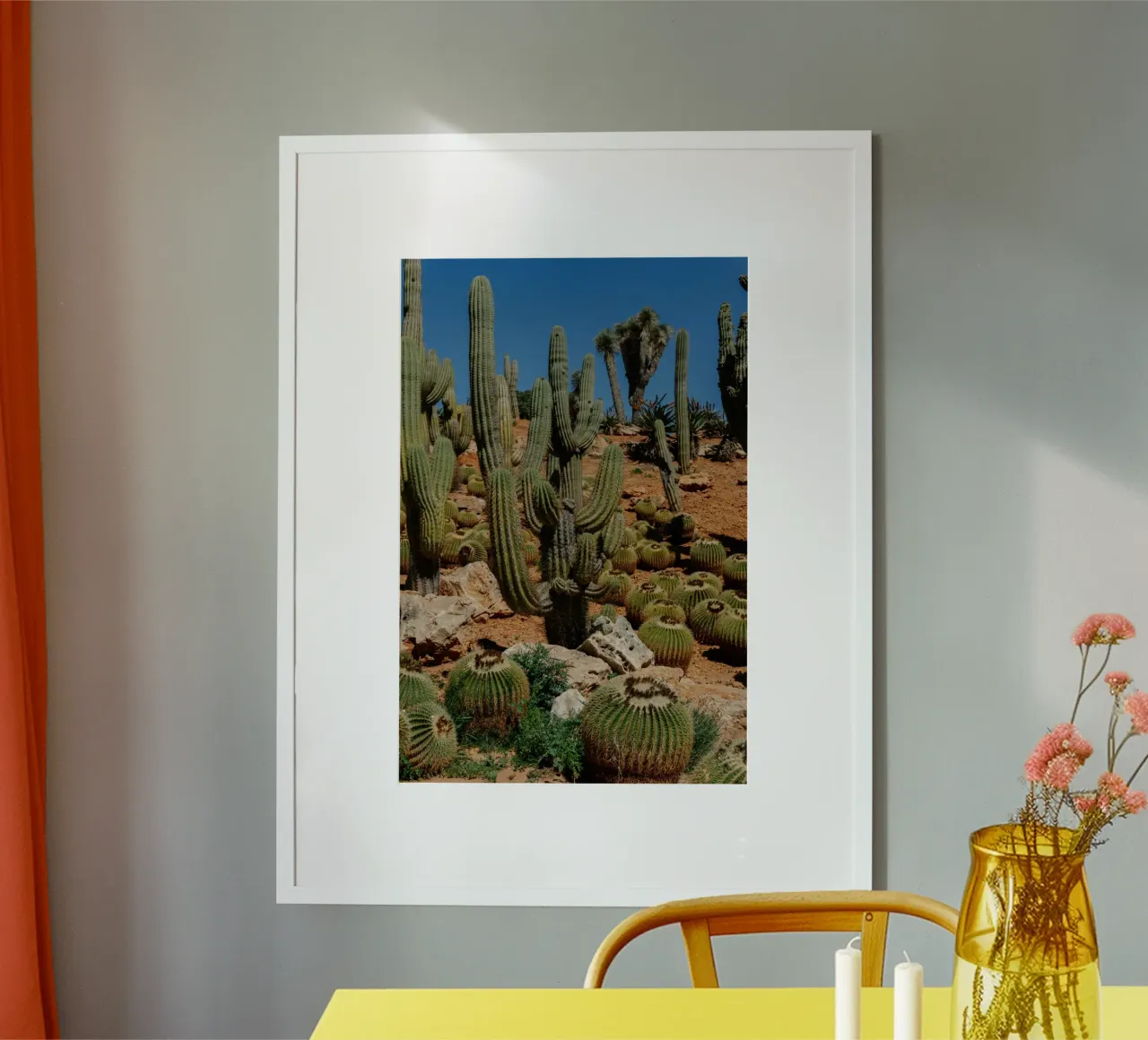cactus piante del deserto poster con telaio in legno da Earthly Visions