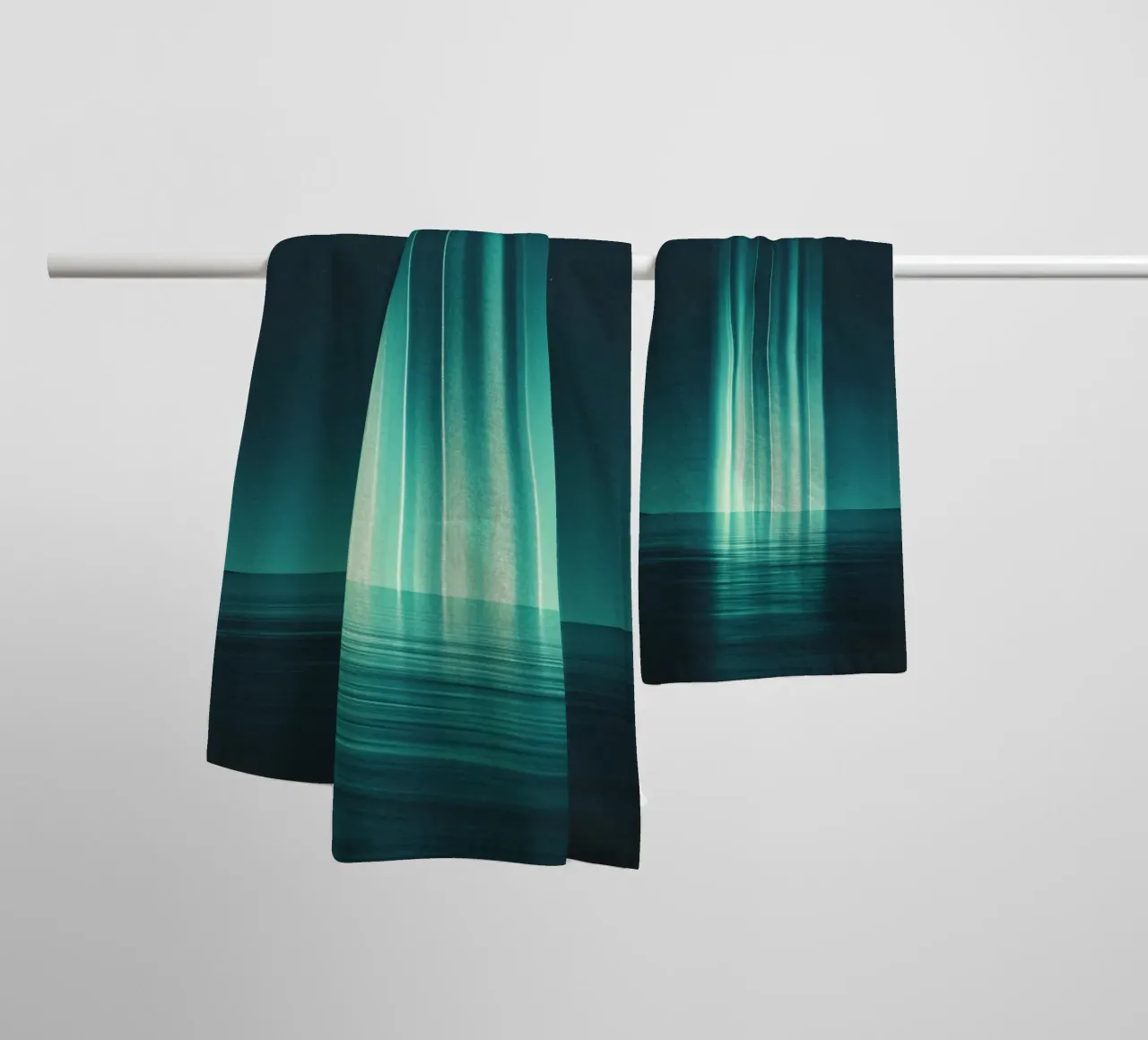 Bagliore mistico Aurora boreale asciugamano da bagno da Katja Stehle Design