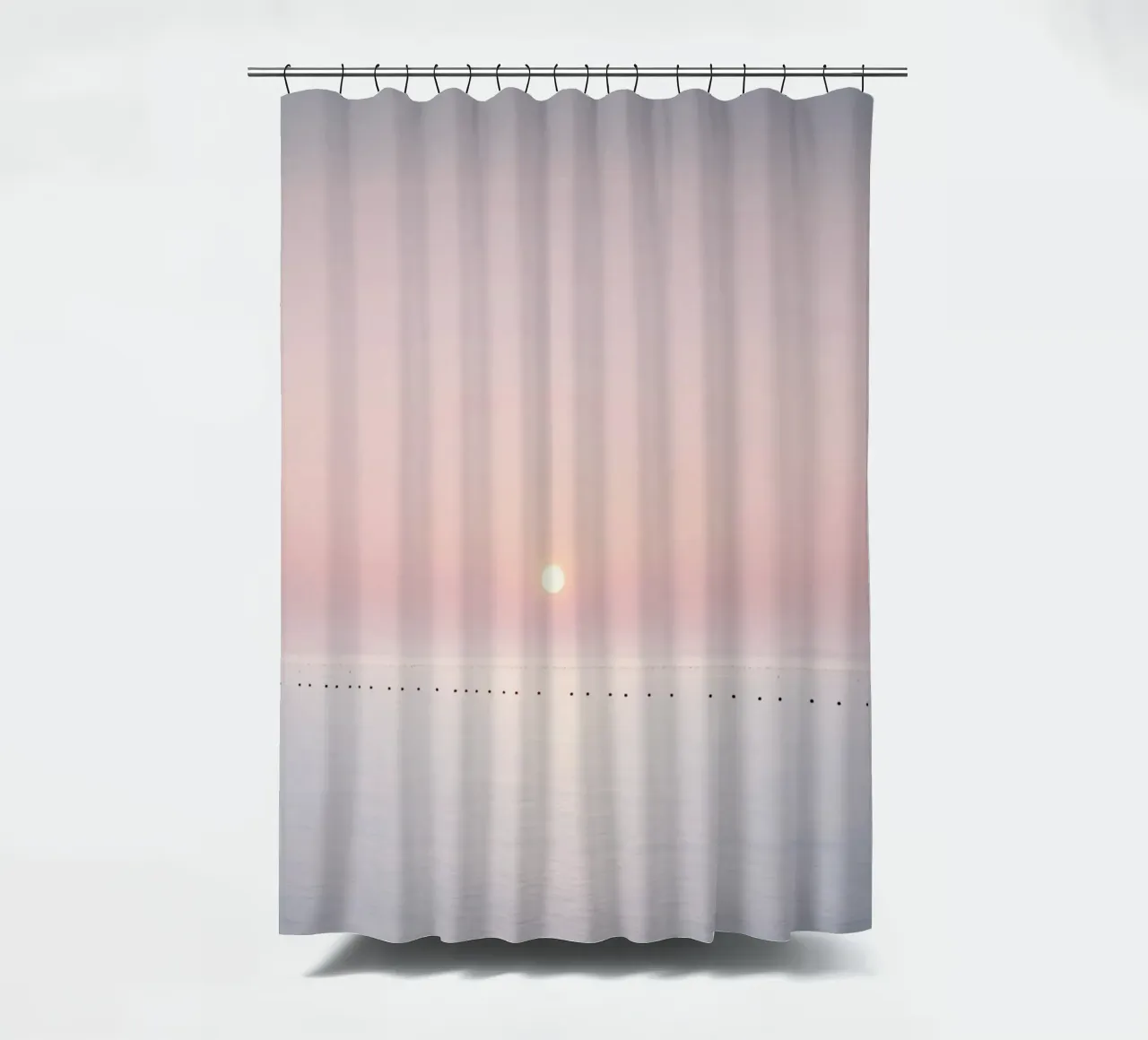 Orizzonte oceanico minimalista con tramonto rosa tenda da doccia da Indigo Tides Art