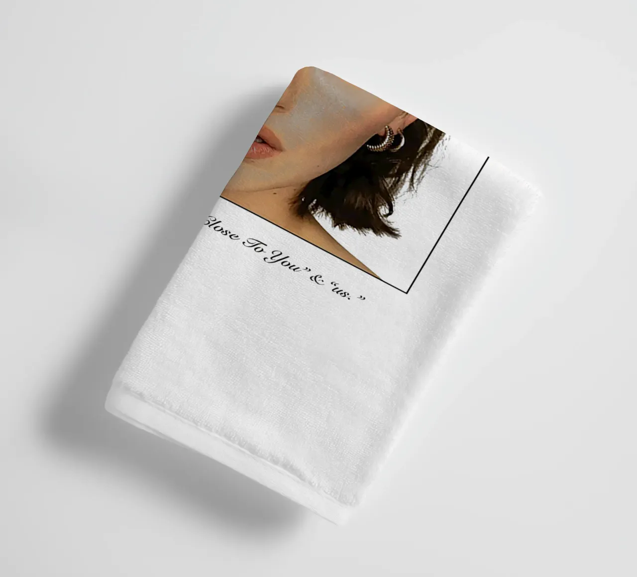 The Secret of Us – Gracie Abrams asciugamano da bagno da Attaboy Dsgn