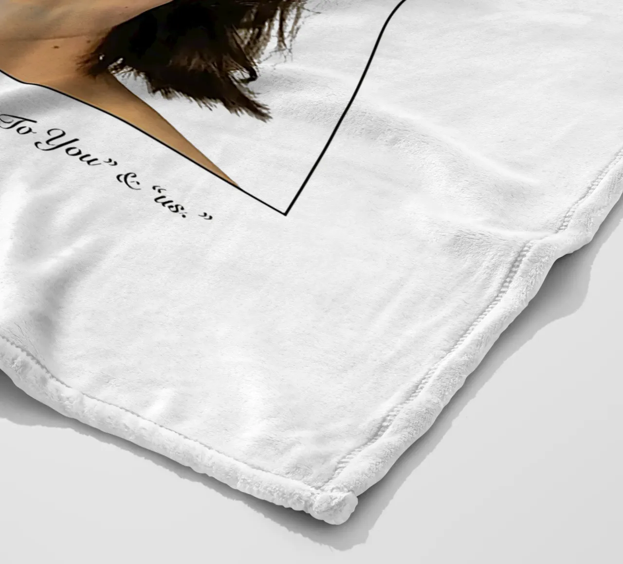 The Secret of Us – Gracie Abrams coperta in pile da Attaboy Dsgn