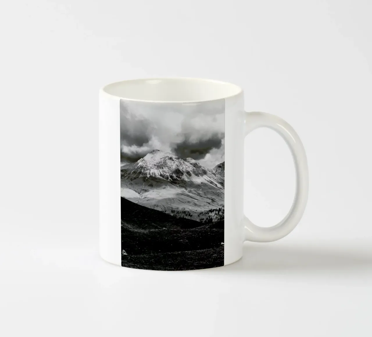 Snowy Peak tazza in ceramica da Sebastian Hilgetag