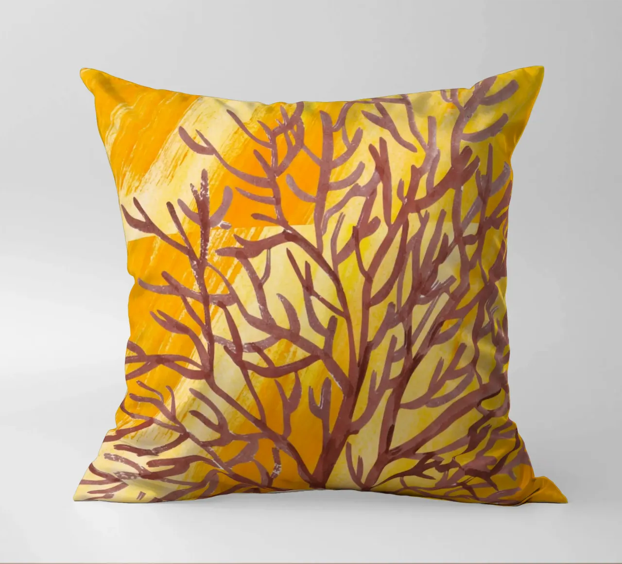 Senfgelbe Pinselstriche mit botanischem Akzent cuscino da StrindesignStudio