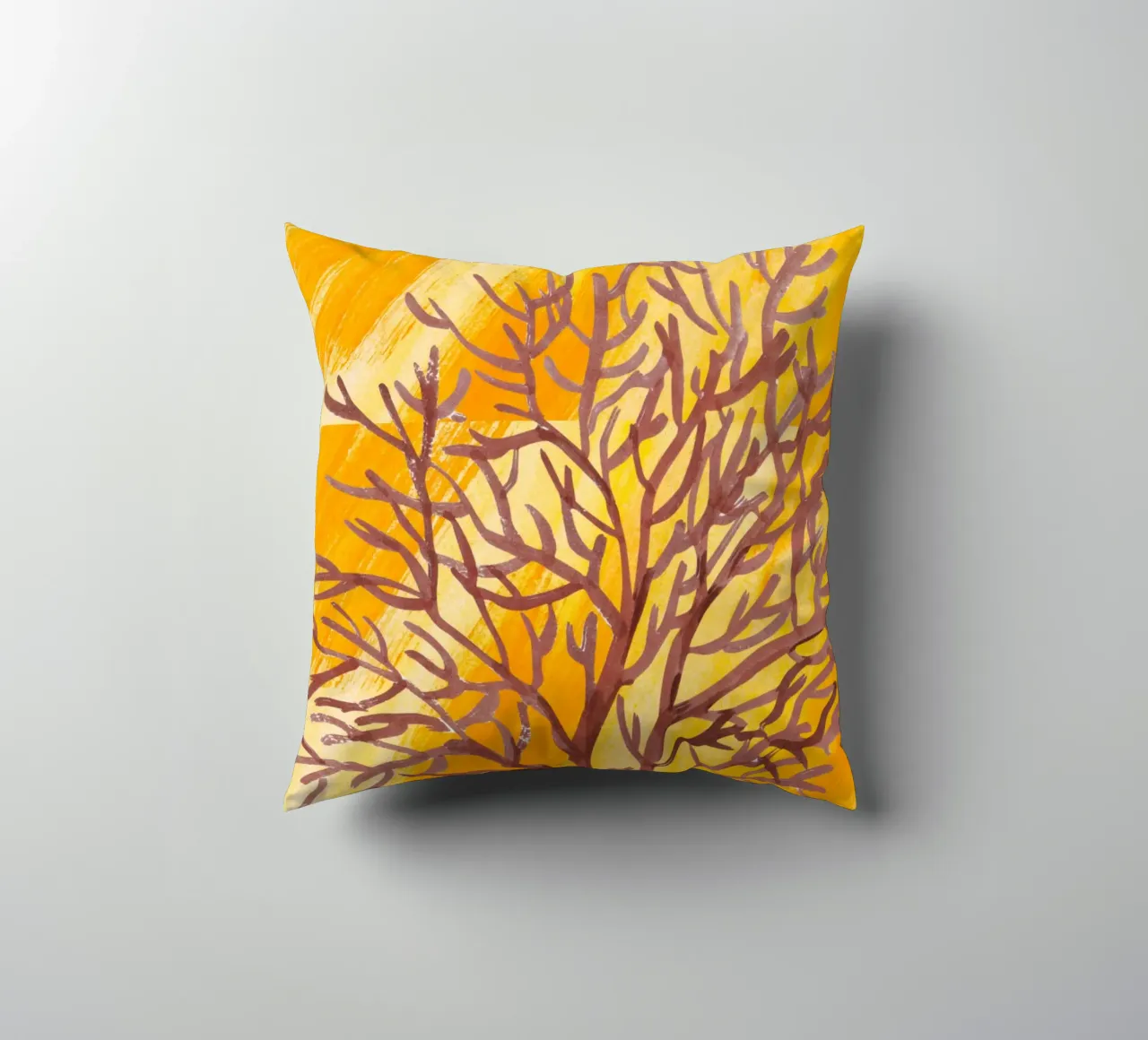 Senfgelbe Pinselstriche mit botanischem Akzent cuscino da StrindesignStudio