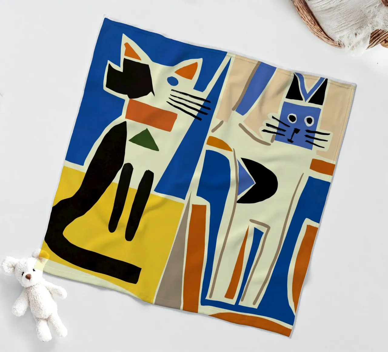 Zwei Katzen zu Hause Fleecedecke von Little Dean