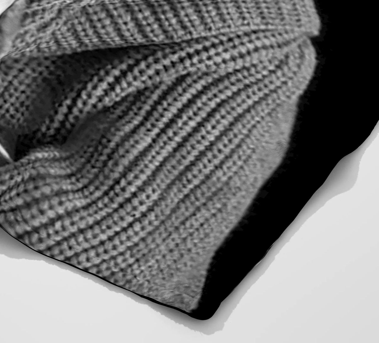 Ragazza e sigaro coperta in pile da Cosmos Studio