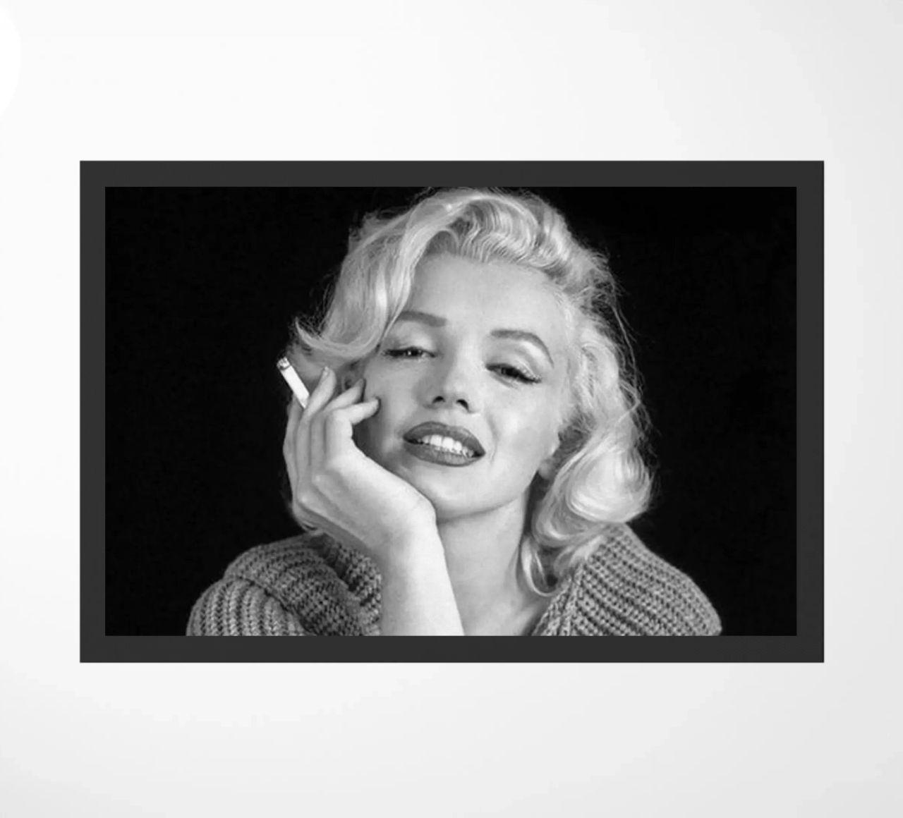 Ragazza e sigaro zerbino da Cosmos Studio