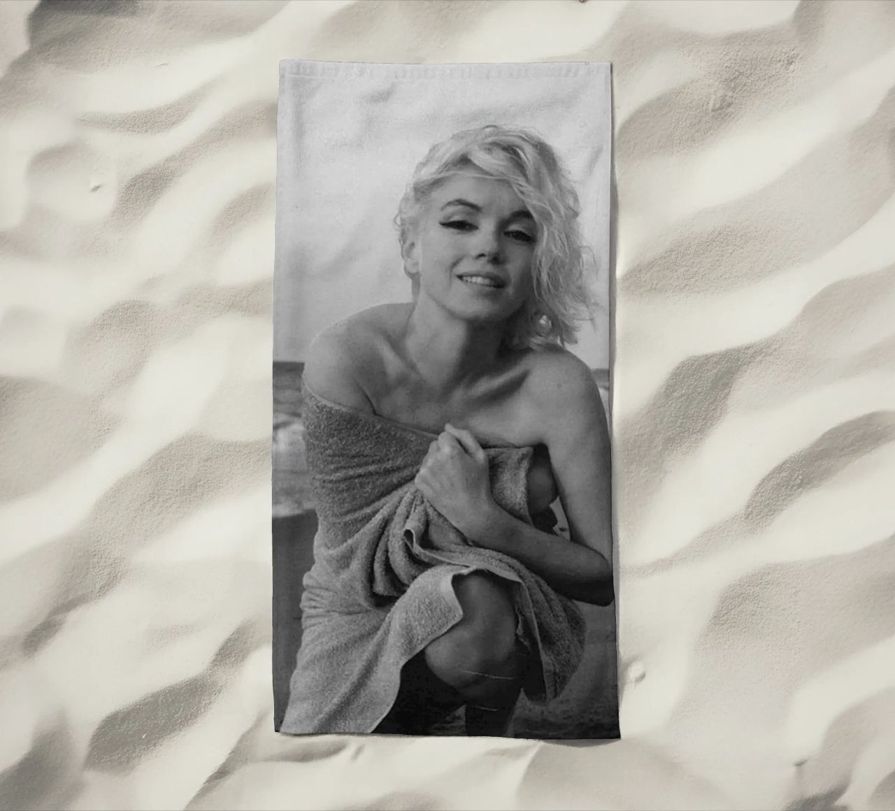 Ragazza in spiaggia telo mare da Cosmos Studio