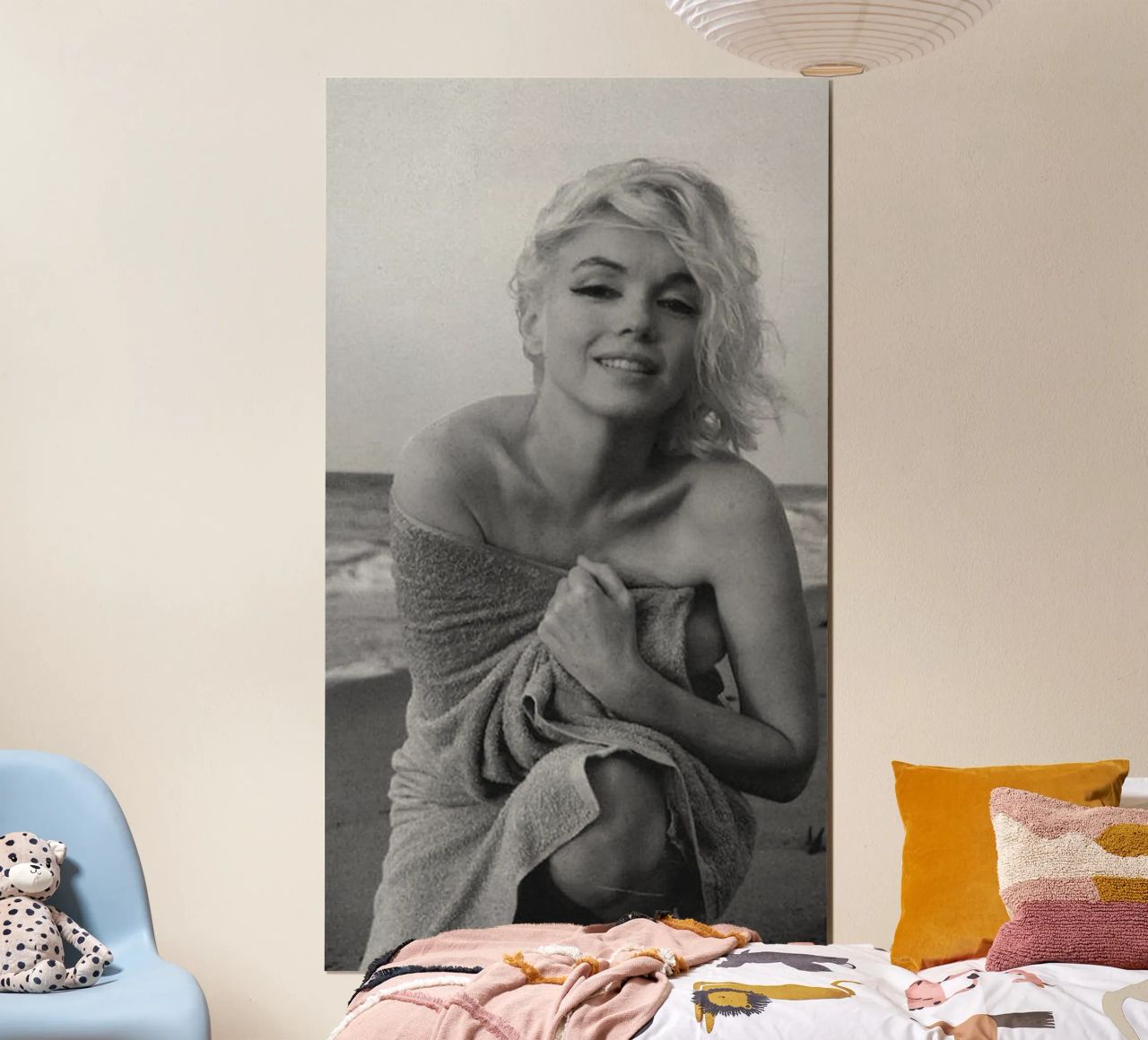 Ragazza in spiaggia carta hahnemühle da Cosmos Studio