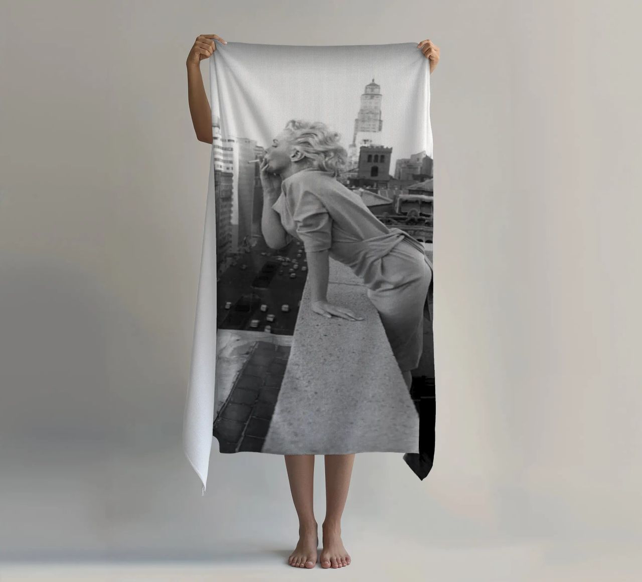 Marilyn in albergo telo mare da Cosmos Studio