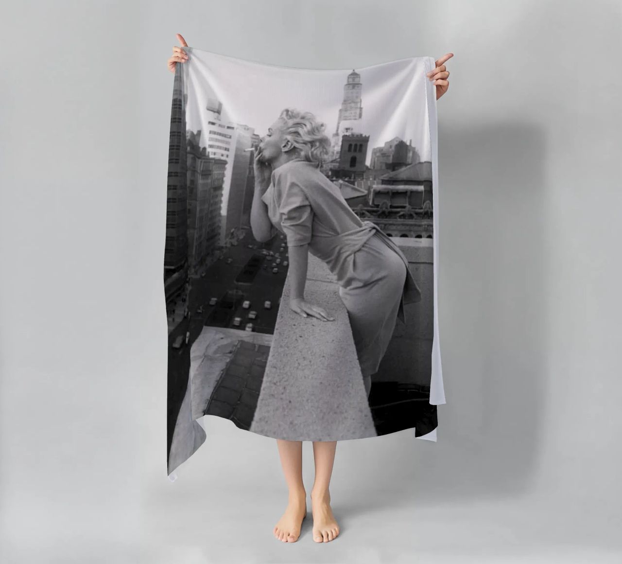 Marilyn in albergo telo mare da Cosmos Studio