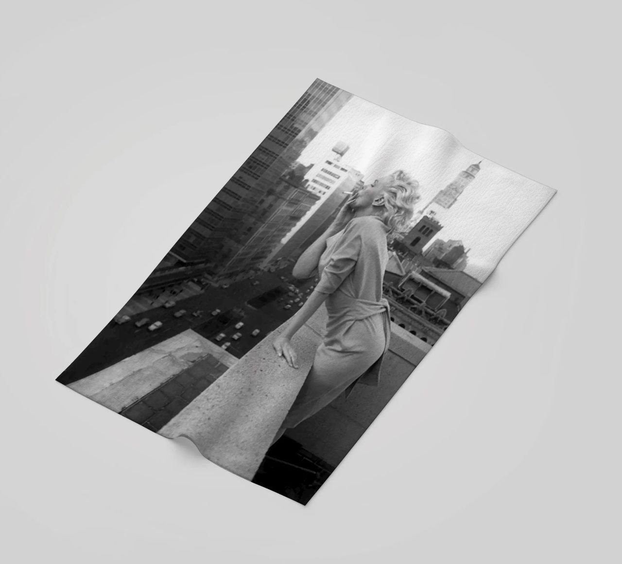 Marilyn in albergo telo mare da Cosmos Studio